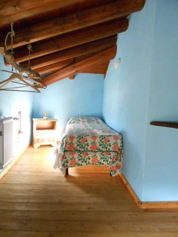 Azienda Agrituristica Risveglio Naturale Varese Ligure Habitación foto