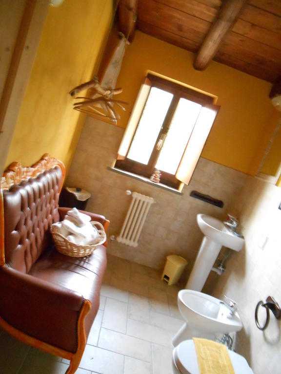 Azienda Agrituristica Risveglio Naturale Varese Ligure Habitación foto