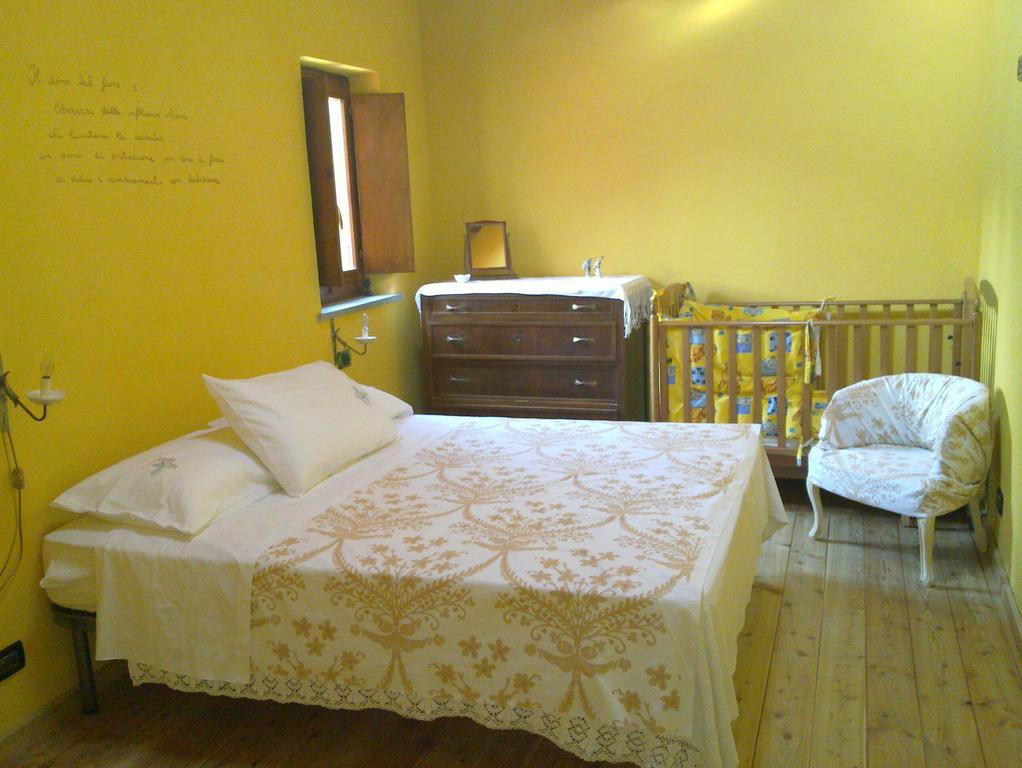 Azienda Agrituristica Risveglio Naturale Varese Ligure Habitación foto